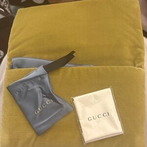 Gucci chartreuse Velvet pouch with lens cloth and pouch.